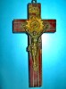 5204-Crucifix mic in metal pe lemn, perioada 1900.