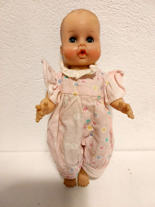 Papusa vintage marca Effanbee, bebelus, ochi mobili, 22 cm, membre articulate
