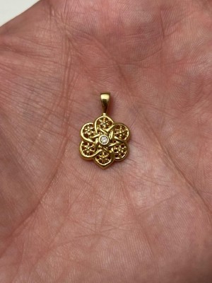 PANDANTIV AUR 18K + 1 Diamant = 0.05ct - Model Floare - Vintage ! foto