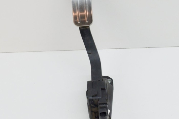 Pedala de accelerație FORD FIESTA VI 2016 OEM: 6PV009517,8V21-9F836-A1B 13873580
