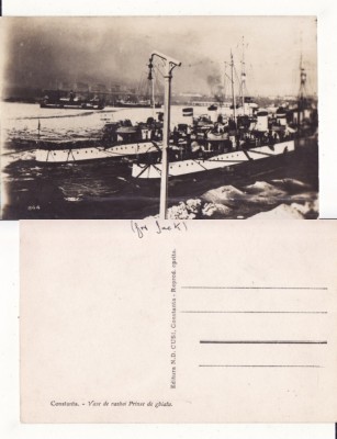 Constanta-Vase de razboi prinse in ghiata foto