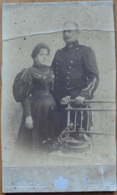 Foto pe carton gros ; Locotenent Colonel Gafencu cu sotia ; Bucuresti , 1896 foto