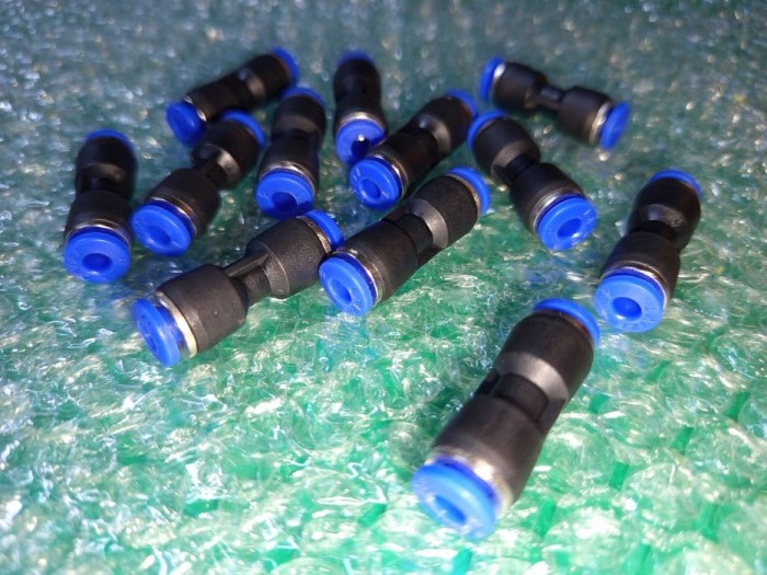 Set 10 x Conector Pneumatic drept PU 4mm