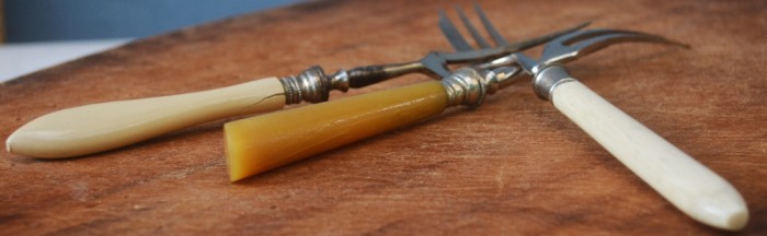 Lot de 4 furculite de epoca pentru aperitiv - perechi si neperechi