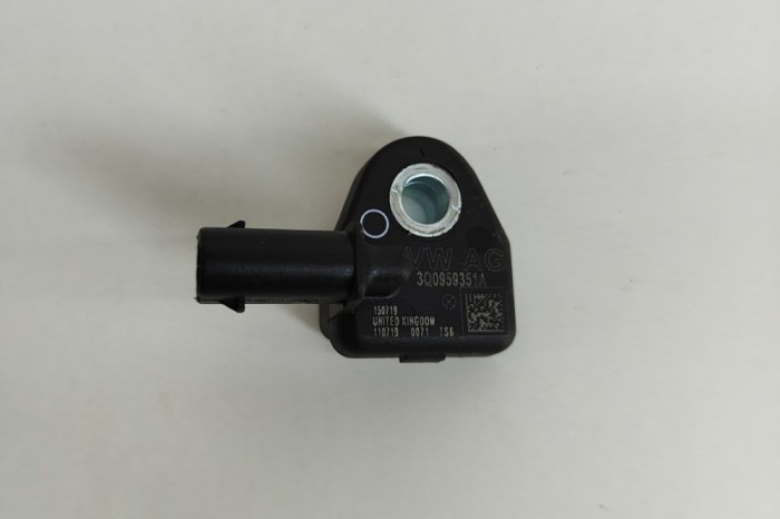 Senzor de impact lateral dreapta SKODA OCTAVIA III 5E3 2020 OEM: 3Q0959351A 22218219