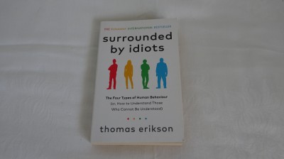 Surraunded by Idiots - Thomas Erickson foto