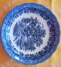 Castron semiadanc, unic, splendid castronel, salatiera,portelan England, Anglia foto