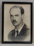 AVIATORUL IONEL POPESCU ( 1916 - 1950 ) , FOTOGRAFIE INRAMATA , SUB STICLA , DATATA 1951