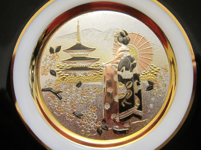 FARFURIE DECORATIVA PORTELAN CHOKIN ART JAPONIA PLACATA CU AUR SI ARGINT 15.5 CM