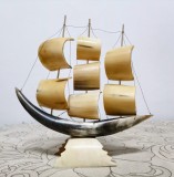Machetă corabie vintage din corn natural (30 cm) / Vintage horn ship