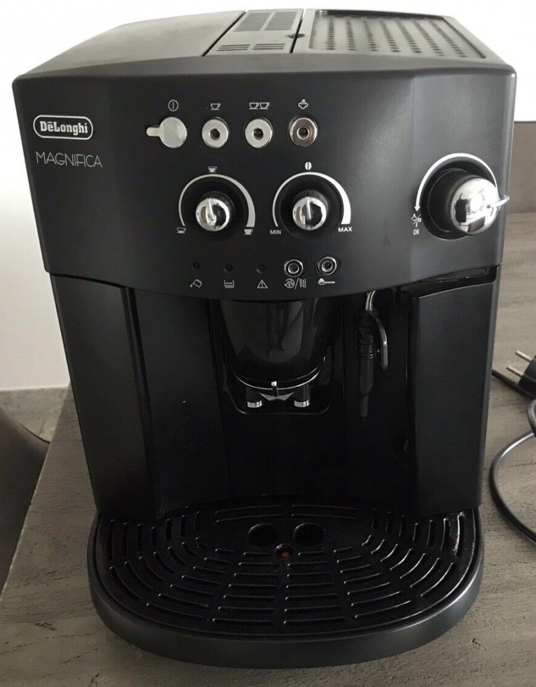 Espressor Delonghi Magnifica ESAM 4000 Expresor,cappuccino