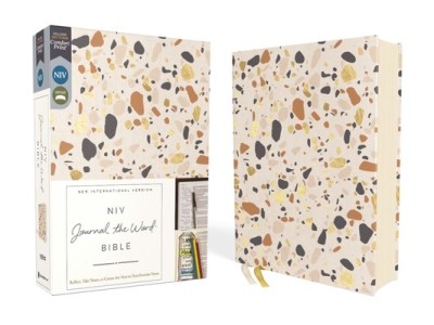 Niv, Journal the Word Bible (Perfect for Note-Taking), Cloth Over Board, Cream, Red Letter, Comfort Print: Reflect, Take Notes, or Create Art Next to foto