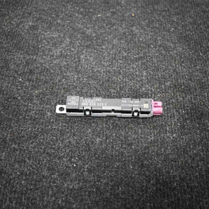 Amplificator de antena AUDI Q5 8R 2015 OEM: 8R0035225C