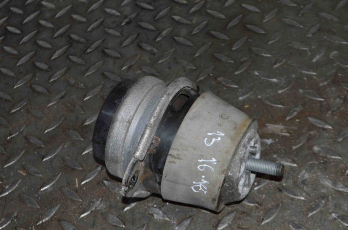 Suport motor dreapta PORSCHE CAYENNE 9PA 2004 OEM: 7L5199131A 12160101