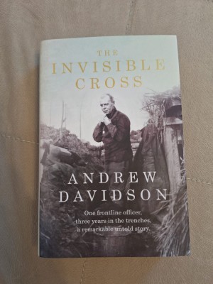 The Invisible Cross - Andrew Davidson foto