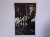 Fotografie dimensiune 6/9 cm de grup din Tecuci județul Vaslui &icirc;n 1944