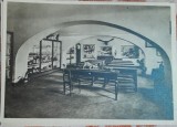 Carte postala, Scoala Centrala de Fete din Bucuresti. Sala de stiinte naturale, perioada interbelica