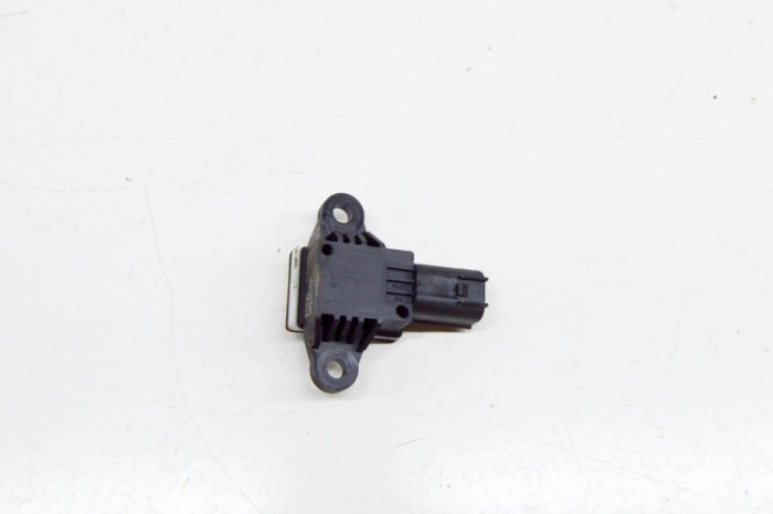Senzor de impact lateral dreapta HYUNDAI IONIQ 5 NE 2022 OEM: 641618500,95930-S1000 | 17154037