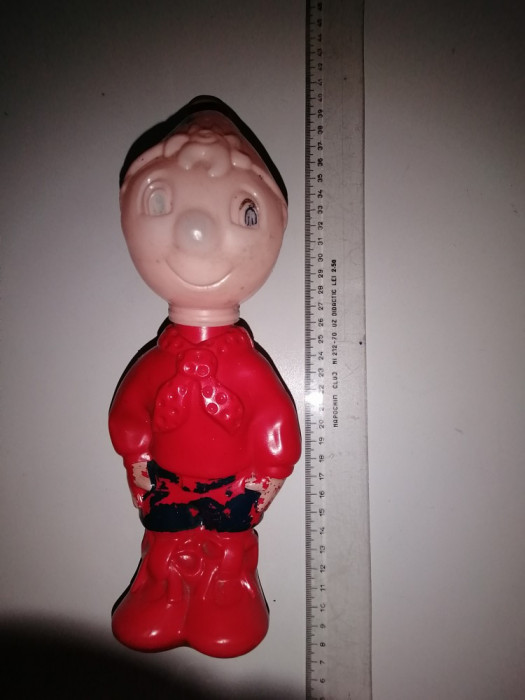 JUCARIE / FIGURINA VECHE DIN PLASTIC 1963