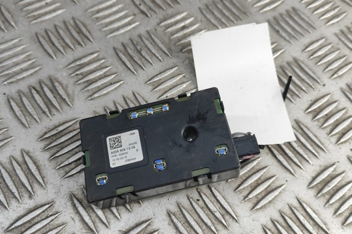 Amplificator de antena MERCEDES-BENZ C T-Model S205 2015 OEM: A2059051205 | 31557309