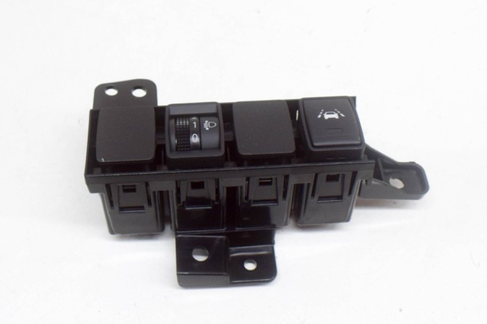 Panou de butoane NISSAN QASHQAI II J11, J11_ 2019 OEM: 9U312A,083492 | 12243981