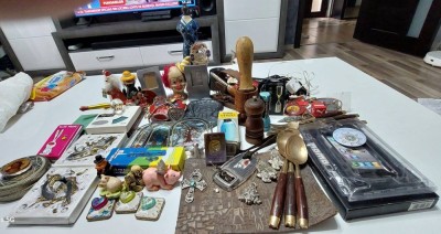 Lot vintage de diferite obiecte de diverse obiecte interesante foto