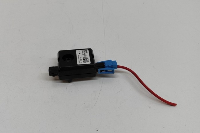 Amplificator de antena BMW 3 F30, F80 2017 OEM: 9231466 | 31540993