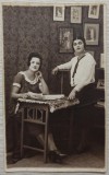 Tinere din Romania interbelica// fotografie de studio, tip CP, Romania 1900 - 1950, Portrete