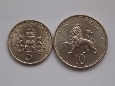 LOT 2 MONEDE 5 NEW PENCE, 10 NEW PENCE GBR-AUNC foto