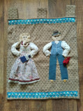 Peretar lucru manual vintage cuplu imbracat traditional german, mateiale textile