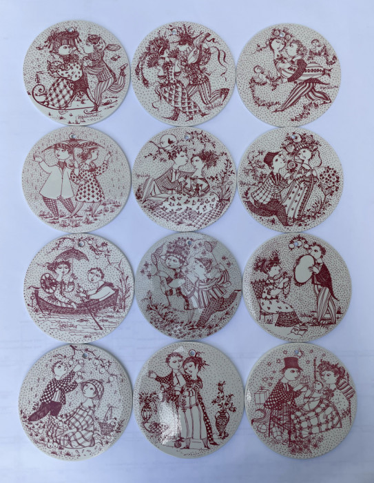 12 piese decorative din FAIANTA daneza NYMOLLE, reprezentand lunile anului