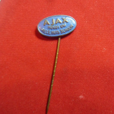 Insigna veche Reclama Ajax -Firma prod. curatenie -Olanda ,anii '50 ,L=2cm