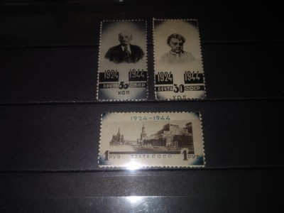 TIMBRE URSS 1944 foto