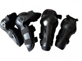 Cumpara ieftin Set protectii moto, genunchiere si cotiere negre, Revo, adulti