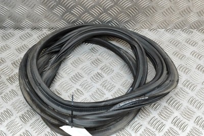 Garnitura de cauciuc haion VW ARTEON 3H7 2023 OEM: 3G8827705 28202287 foto
