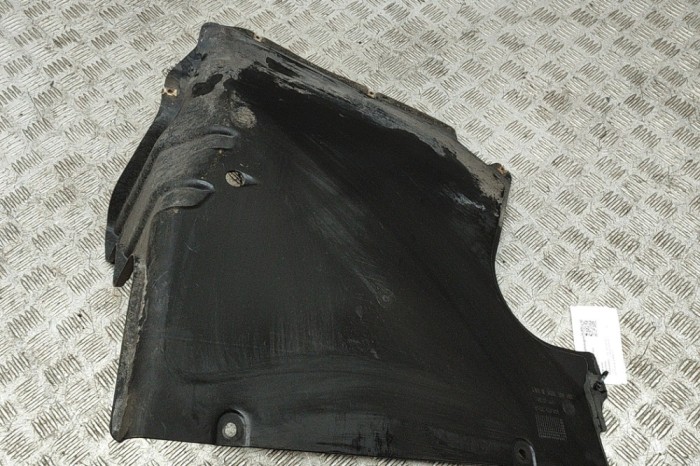 Scut motor st&acirc;nga spate VW PASSAT B8 3G2 2017 OEM: 3G0825205B 27134475