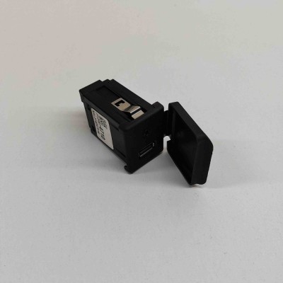 Port USB/AUX-In OPEL MOKKA / MOKKA X 2015 OEM: 20874710 | 21759343 foto