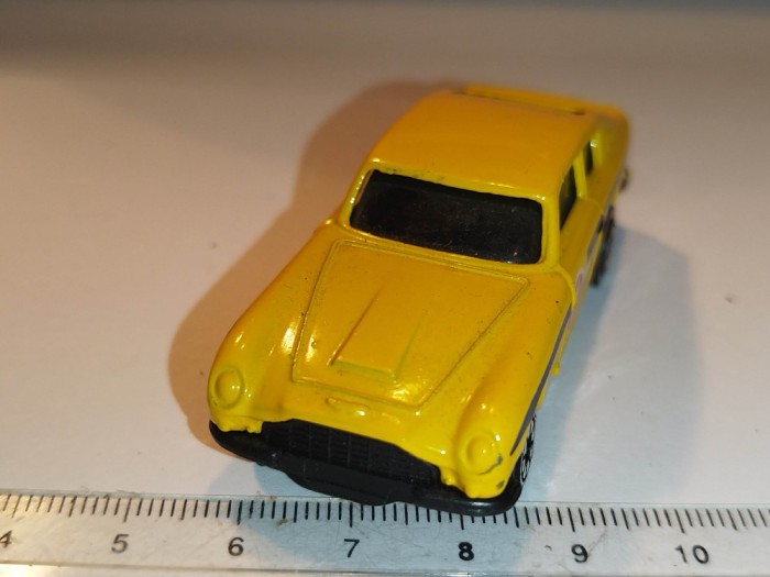 bnk jc Corgi Juniors J10 Aston Martin DB6 &#039;Weetabix&#039;