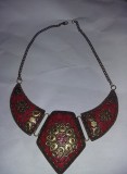 colier vechi Maroc tip antic,colier cu piese aurii,nu a fost curatat,T.GRATUIT