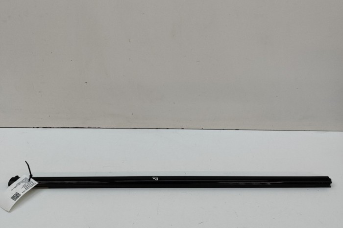 Chedar geam ușă st&acirc;nga față BMW 5 G60 2025 OEM: 5A058D7 31548033