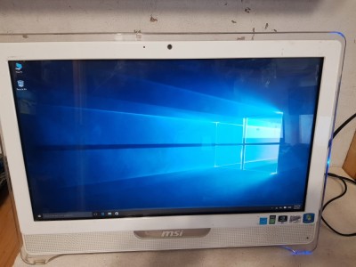 all in one pc MSI 22 inch touchscreen ,intel p8700 .4 gb ddr2 , 500 gb hdd , nvidia ion foto
