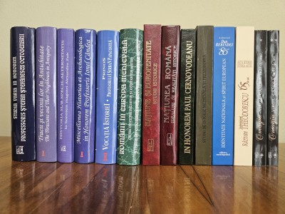 Studia varia in honorem (Studii istorice in memoria istoricilor rom&amp;acirc;ni) - 14 volume foto