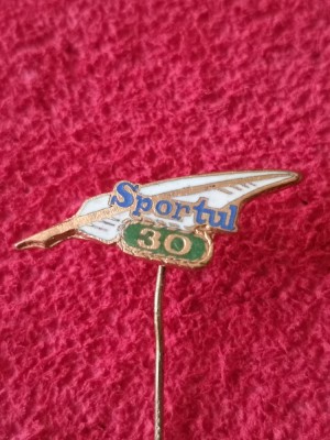Insigna fotbal - &amp;quot;SPORTUL&amp;quot; 30 DECEMBRIE foto