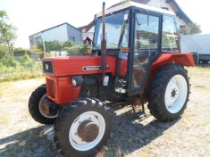 Tractor UTB 445 foto