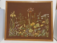 Tablou cusatura de mana pe panza, ierburi / flori, 58 x 49c,, rama lemn foto