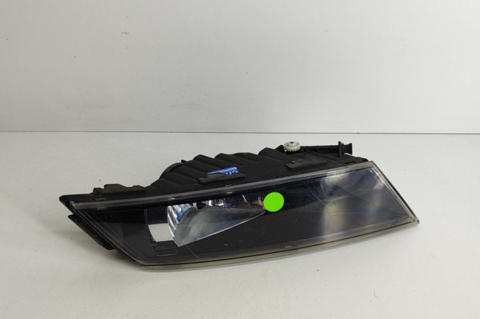 Proiector ceață st&acirc;nga față SKODA SUPERB III 3V3 2018 OEM: 3V0941699A 27890028