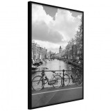 Cumpara ieftin Poster - Bicycles Against Canal, cu Ramă neagră, 20x30 cm