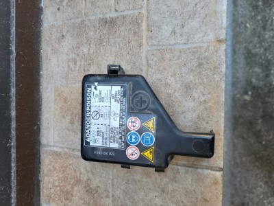 Capac siguranțe baterie VW Polo 9N foto