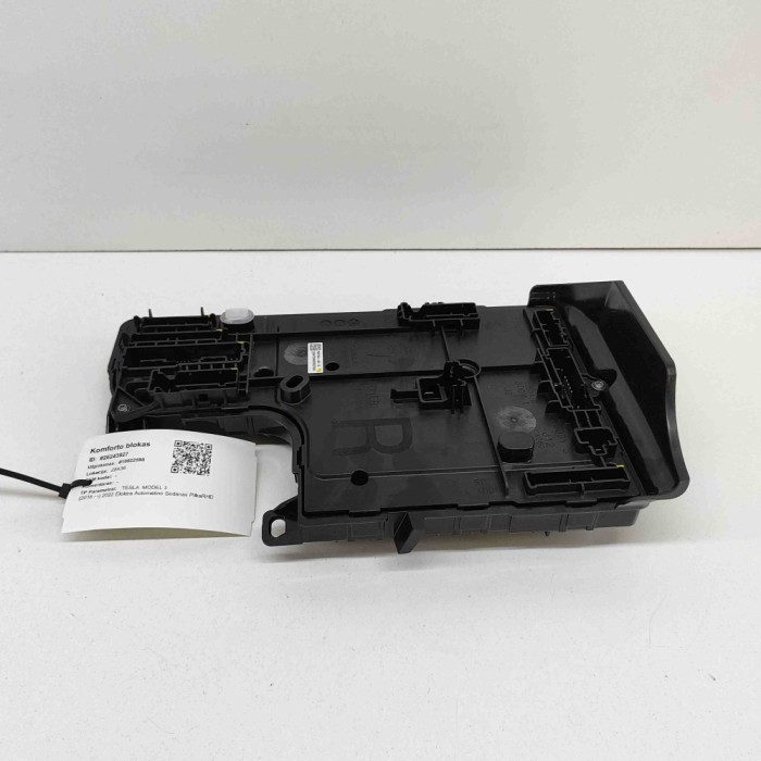 Modul de confort TESLA MODEL 3 2022 OEM: 1567454-00-B,1497848-00-E,1566853-00-A 26243927