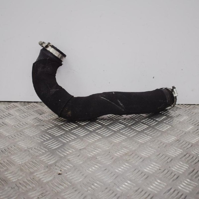 Furtun intercooler dreapta AUDI Q5 8R 2011 OEM: 8R0145738H | 2708261
